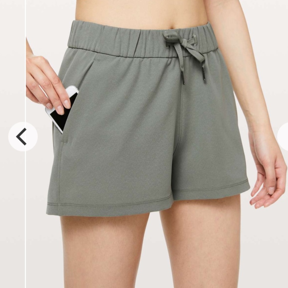On the Fly Shorts Grey Sage lululemon woven size 6